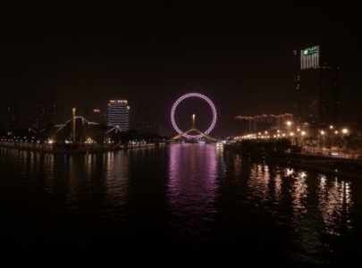 盘点: 全球十大神奇自然景观 海市蜃楼沙漠现城市群