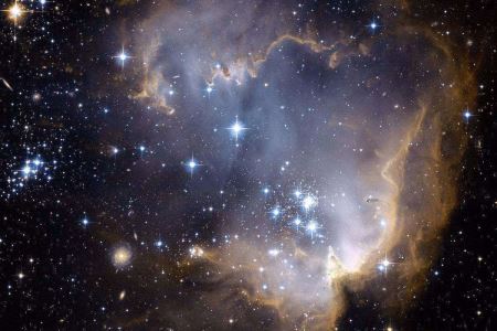 宇宙100亿光年发现神秘星系 造星运动趋于停止