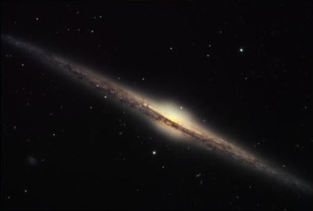 连光都要跑几百亿年  太空中的望远镜 为啥能瞬间看到星系 