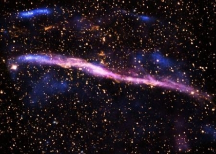 探秘地球：16个诡异现象背后的未知宇宙回响