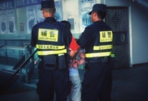 重庆红衣男孩真实事件，案件真相是意外自杀(凶手并不是他母亲)