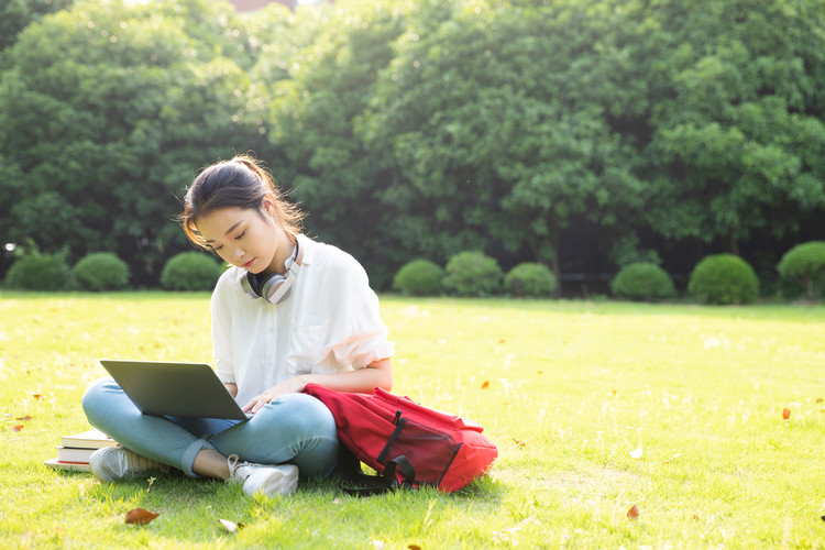 曹溪中学学校管理严不严？