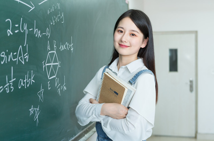 成龙外语中学是什么学校，读这个学校怎么样？