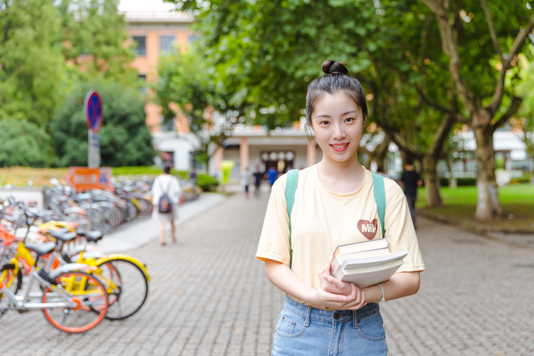 杭师院附高新疆部学校特色是什么？