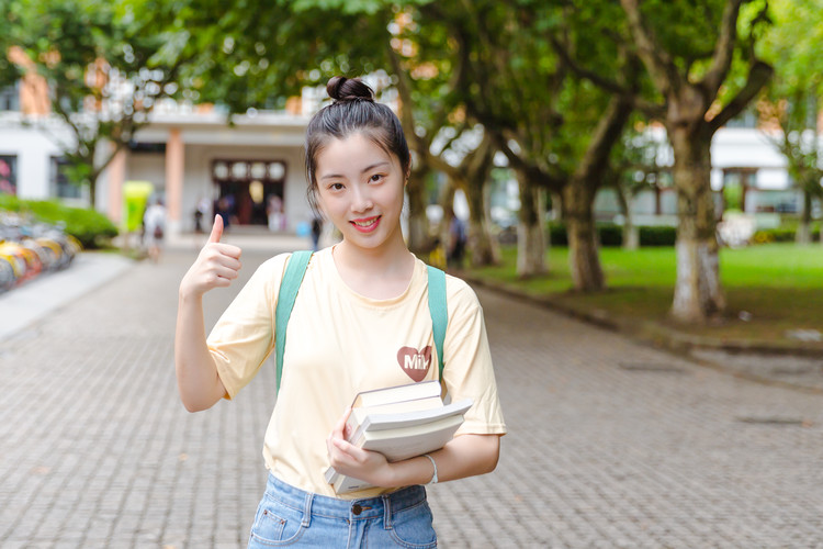 四川希望汽车职业学院是多久成立的