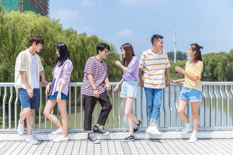 龙海华侨中学多少钱一年？ 龙海华侨中学多少钱一年招生