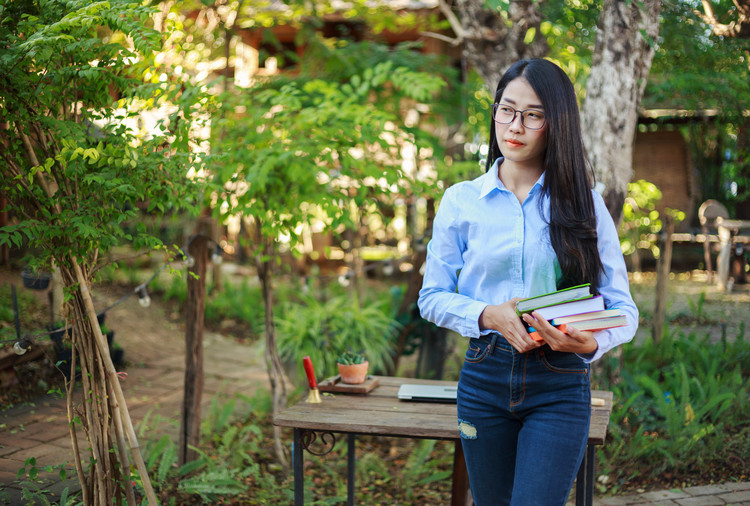 成都职高几点上学_成都职高什么时候放暑假