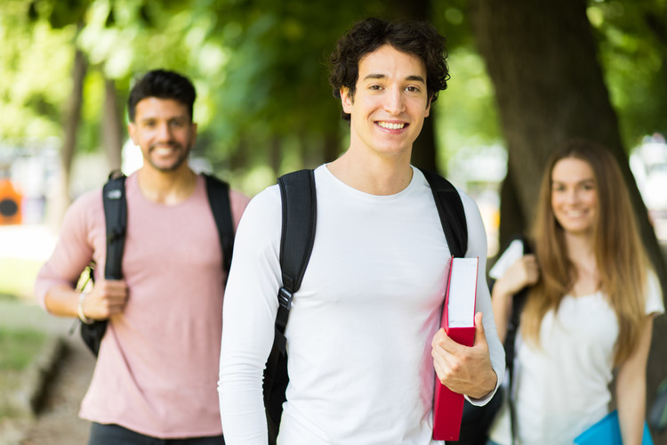 南马高级中学住校的话要收多少？