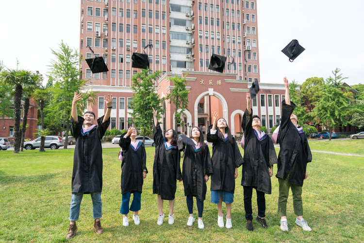 李兴贵中学学校介绍，李兴贵中学2025年中考怎么样