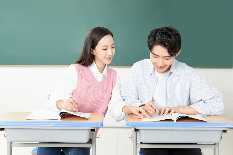 成都汽车职业技术学校有没有女生