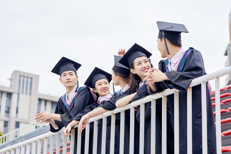 阜新市第三中学学校风景怎么样？