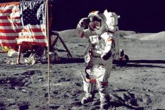 50年前扔在月球上的96袋纸尿裤，为什么现在却成了宝贝？