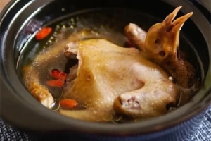 乳鸽汤用什么煲汤最好喝 乳鸽汤要煲多久