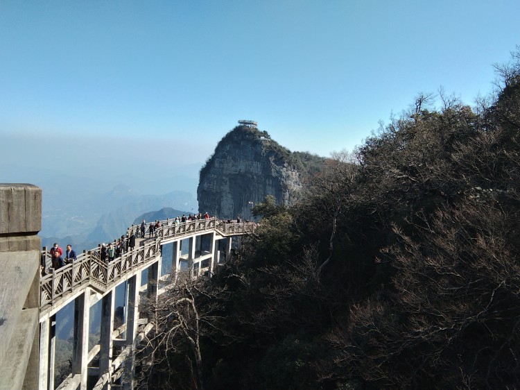 自驾游，想去张家界的天门山玻璃栈道，武陵源，大峡谷，金鞭溪