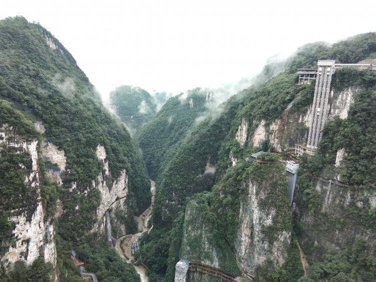 自驾游，想去张家界的天门山玻璃栈道，武陵源，大峡谷，金鞭溪