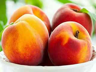 吃桃子该不该削皮 详解桃子的健康吃法