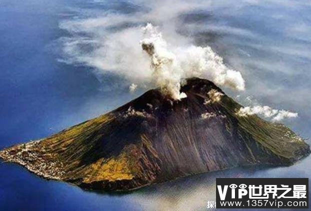 世界上十大活火山 克利夫兰火山最为活跃(在1994年喷发)
