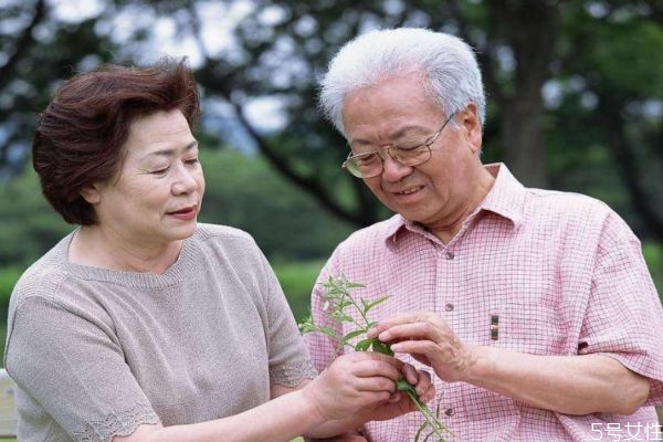 什么是骨质疏松呢 骨质疏松有什么危害呢