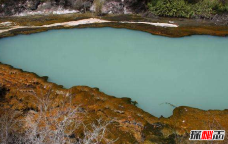 世界上最大的热湖 湖水温度高达60度 多烧伤死亡