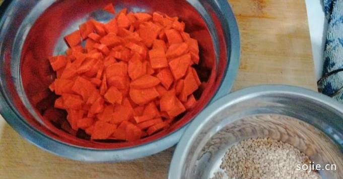 好喝的胡萝卜五谷营养豆浆做法