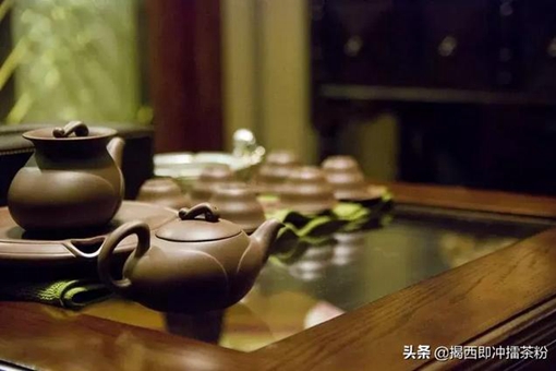 别人给你倒茶为何要敲桌子?这里面有什么讲究?