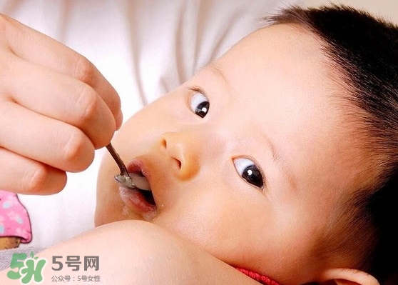 母乳喂养胸部会变形？如何幸免产后乳房变形？