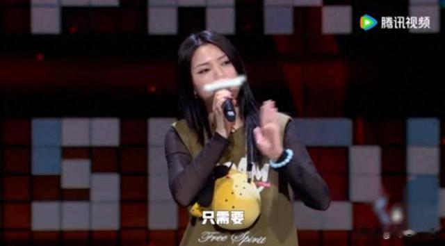 予望：Rapper于贞脱口秀登上热搜！于贞在脱口秀中吐槽：一般塌男不塌女